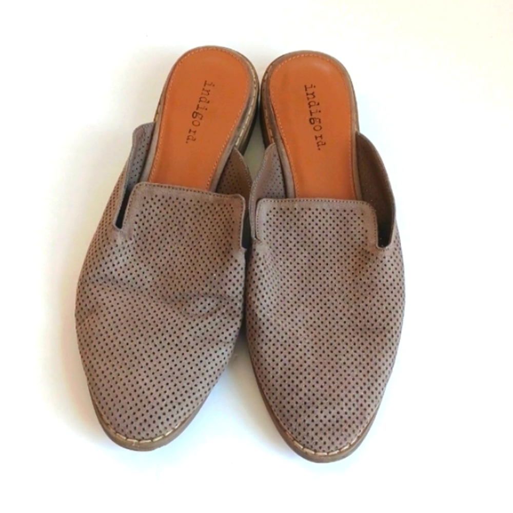 Indigo Vegan Tan Colored Mules Size 6.5M